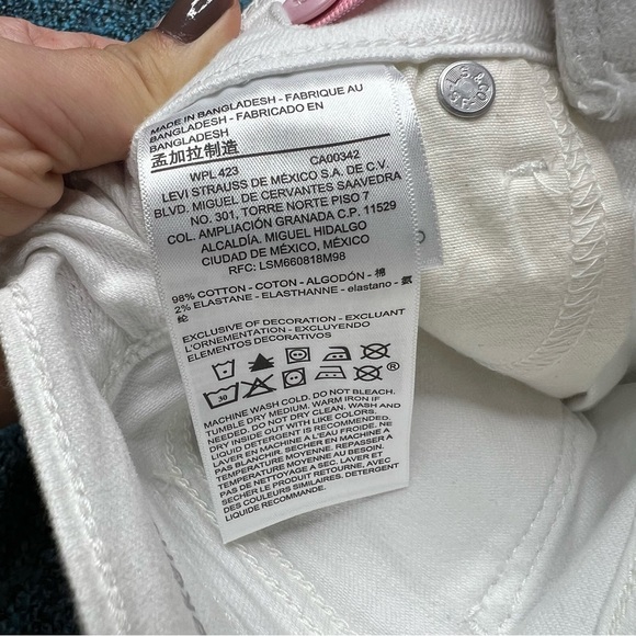 Levi's Denizen White Weekend Denim Shorts Adjustable Waist - Picture 6 of 7